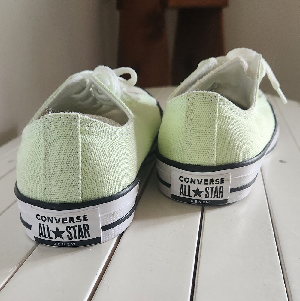 Converse Women's Light Green Canvas Sneakers.  Size: 7mens. 9wo's - Picture 4 of 9